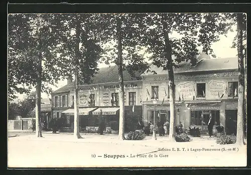 AK Souppes, La Place de la Gare, Hotel des Chemins de Fer