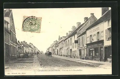 AK La Chapelle-Gauthier, Une vue de la Grande-Rue