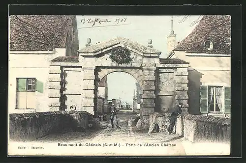 AK Beaumont-du-Gâtinais, Porte de l`Ancien Château