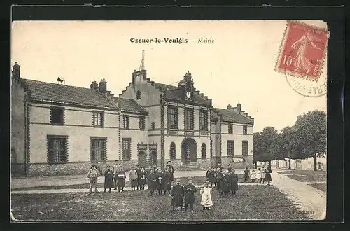 AK Ozouer-le-Voulgis, Mairie, Kinder vor dem Rathaus