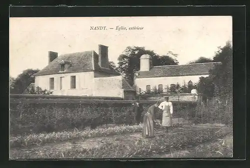 AK Nandy, Église, extérieur