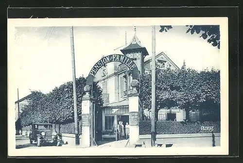 AK Barbizon, Entrée de l'Hotel Bellevue, Rue des Charmettes