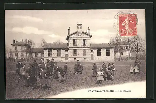 AK Fontenay-Trésigny, Les Ecoles