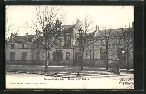 AK Ozouer-le-Voulgis, Place de la Mairie