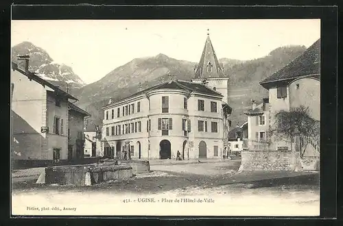 AK Ugine, Place de l'Hotel-de-Ville