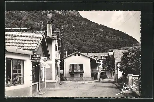 AK La Lechere-les-Bains, Rue Centrale