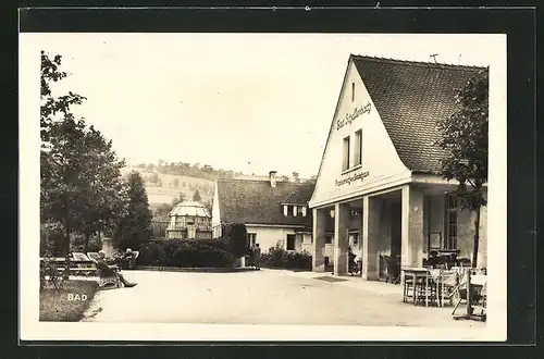 Foto-AK Bad Schallerbach, Partie am Badehaus