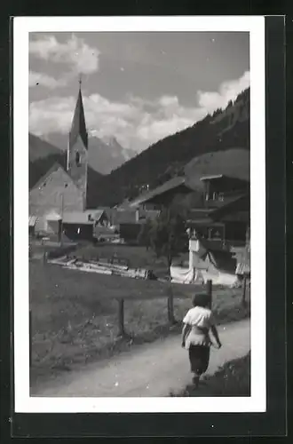 Foto-AK Berwang, Blick zur Kirche