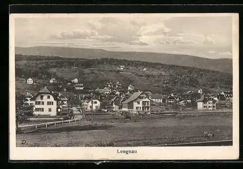 AK Lengnau, Blick über die Wiese auf die Ortschaft