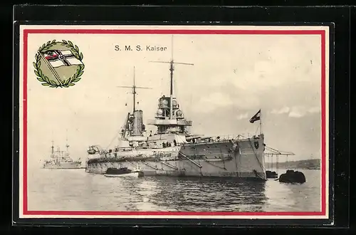 AK S. M. S. Kaiser, Reichskriegsflagge mit Lorbeerkranz