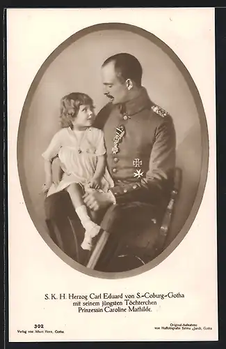 AK S. K. H. Herzog Carl Eduard von Sachsen-Coburg-Gotha mit seinem jüngsten Töchterchen Caroline Mathilde
