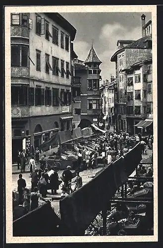 AK Bozen-Bolzano, Piazza Erbe, Obstmarkt mit Leuten