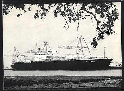 AK Handelsschiff Hamburg Express wird im Hafen beladen