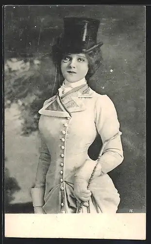 AK Dame mit Zylinder und Monokel