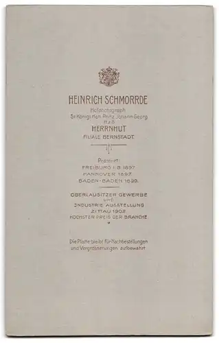Fotografie H. Schmorrde, Herrnhut, junges Hochzeitspaar im Brautkleid und Anzug