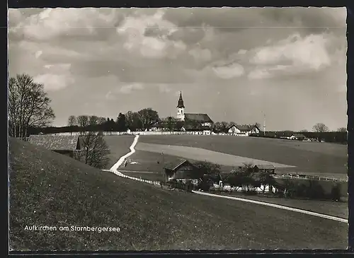 AK Aufkirchen am Starnbergersee, Ortsansicht mit Kirche