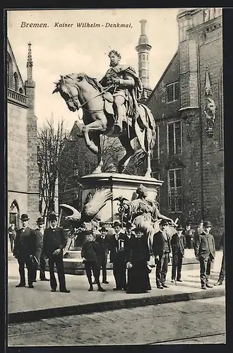 AK Bremen, Passanten am Kaiser Wilhelm-Denkmal