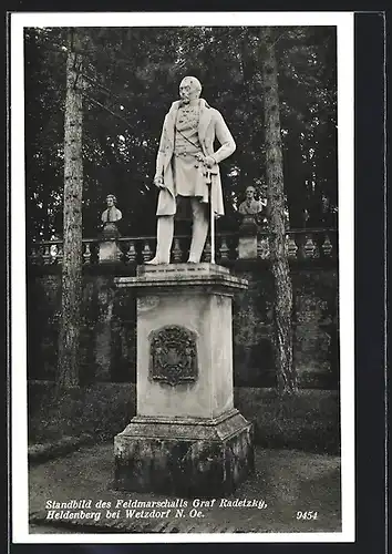 AK Wetzdorf, Standbild des Feldmarschalls Graf Radetzky auf dem Heldenberg