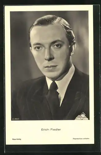 AK Schauspieler Erich Fiedler im Anzug mit Krawatte