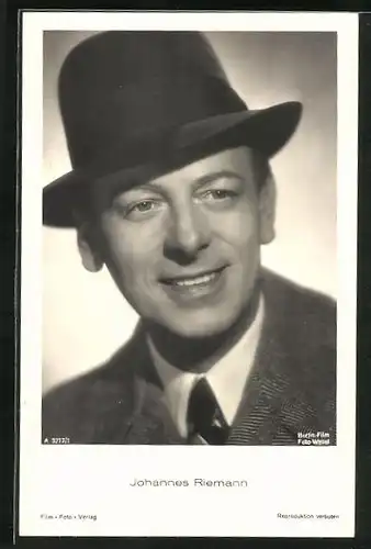 AK Schauspieler Johannes Riemann mit Hut