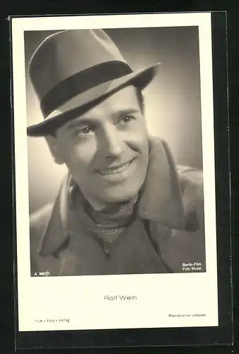 AK Schauspieler Rolf Weih in Mantel und Hut
