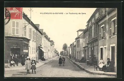 AK Villeneuve-la-Guyard, Le Faubourg du Sens, Strassenpartie