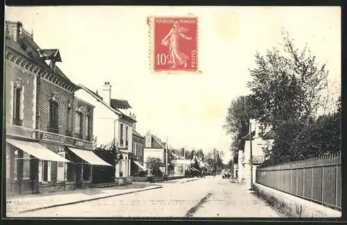 AK Migennes, Une rue, Strassenpartie, Innenansicht