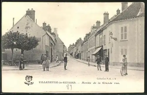 AK Villeneuve-la-Guyard, Montée de la Grande-Rue