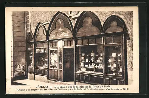 AK Vézelay, Le Magasin des Souvenirs de la Porte du Barle