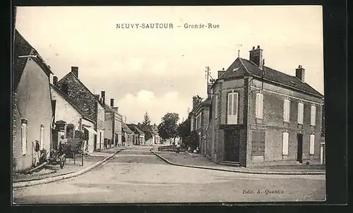 AK Neuvy-Sautour, Grande Rue, vue interieur