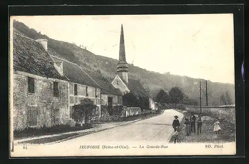 AK Jeufosse, La Grande Rue, Maisons et Eglise