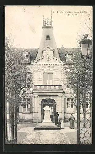 AK Houilles, Les Ecoles, Entree et Statue