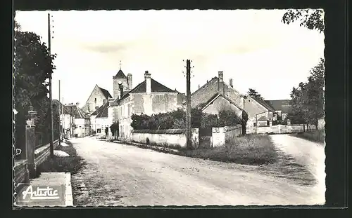 AK Etais-la-Sauvin, Place de la Mairie