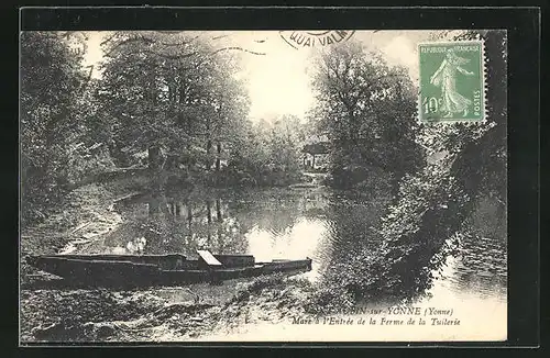 AK Saint-Aubin-sur-Yonne, Mare à l`Entrée de la Ferme de la Tuilerie