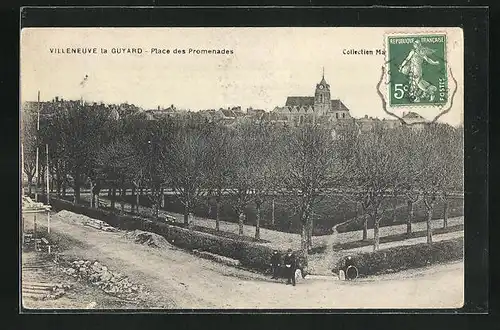 AK Villeneuve-la-Guyard, Place des Promenades