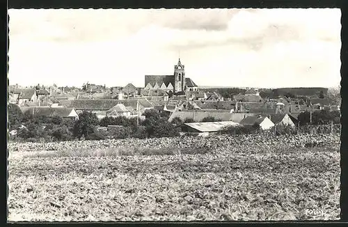 AK Villeneuve-la-Guyard, Vue générale, Kirche im Ortsbild