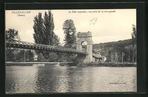 AK Villevallier, Le Pont Suspendu, vue prise de la rive gauche