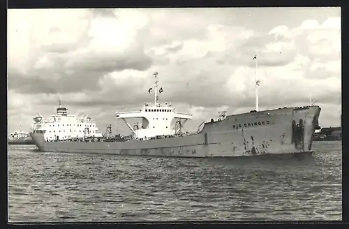 AK Handelsschiff Rio Orinoco im Wasser