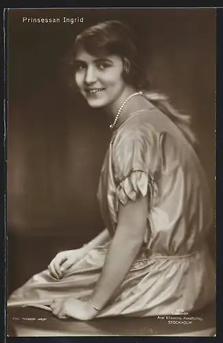 AK Prinzessin Ingrid von Schweden als junge Frau mit Perlenkette