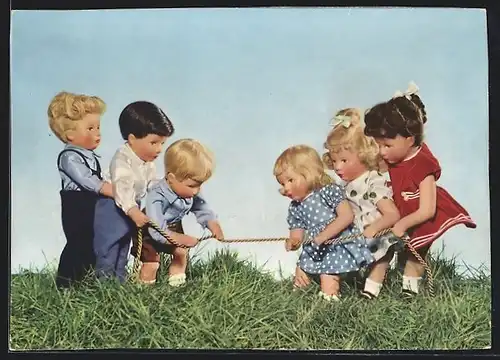 AK Käthe Kruse-Puppen beim Tauziehen