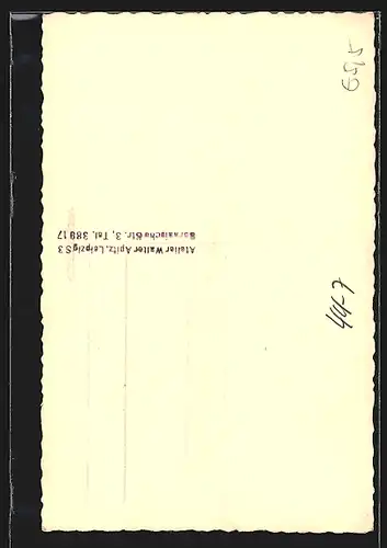 Foto-AK Kind mahnt Puppe mit erhobenem Finger