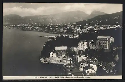 AK Sorrento, Panorama con la marina grande