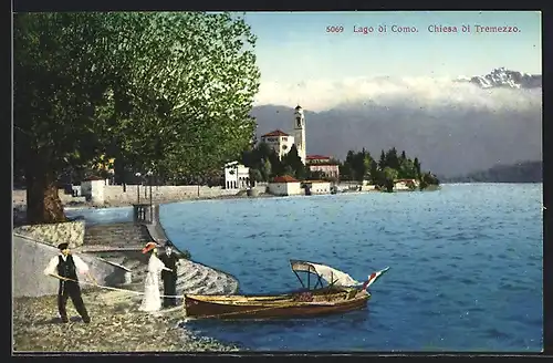 AK Tremezzo, Lago di Como, Uferpartie mit Blick zur Kirche