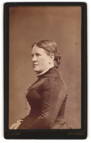 Fotografie J. Grimm, Offenburg, Frau Fanny Ihl im Seitenprofil, 1883