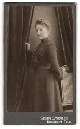 Fotografie Georg Steigler, Kirchheim-Teck, junge Frau Anna im dunklen Kleid, Rückseite mit Widmung