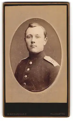 Fotografie H. Kriegsmann, Flensburg, Grosse Strasse 75, Soldat In Uniform des Rgt. 86