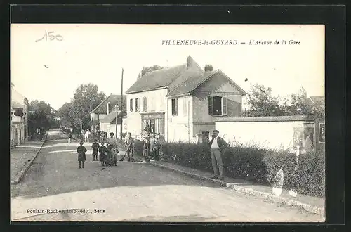 AK Villeneuve-la-Guyard, L`Avenue de la Gare, Bahnhofstrasse