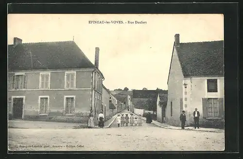 AK Epineau-les-Voves, Rue Denfert, Strassenpartie