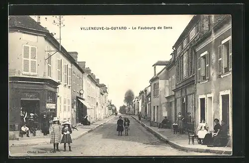AK Villeneuve-la-Guyard, Le Faubourg de Sens