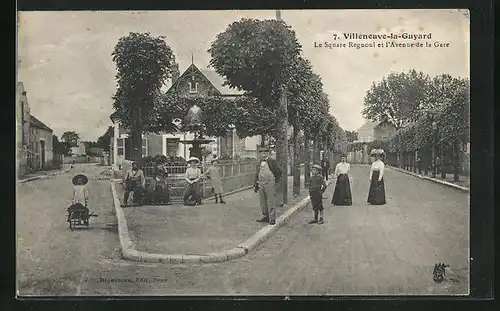 AK Villeneuve-la-Guyard, Le Square Regnoul et l`Avenue de la Gare